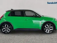 Used Renault R5 Komfort 110 kW (150 HP) 2025 Green/black Hatchback