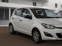 Used Hyundai i20 Classic 85 HP (62 kW) 2013 White Hatchback