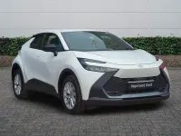 Used Toyota C-HR 140 HP (102 kW) 2024 White SUV