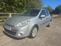 Begagnad Renault Clio II 75 HK (55 kW) 2011 Silver Halvkombi