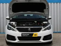 Used Peugeot 308 Access 100 HP (73 kW) 2018 White Hatchback