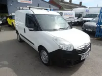 Used Vauxhall Combo 105 HP (77 kW) 2016 White MPV