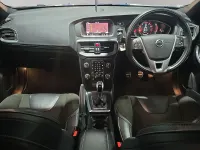 Usado Volvo V40 R-Design 122 HP (89 kW) 2017 Azul Citadino