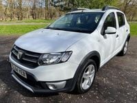 Used Dacia Sandero Lauréate 90 HP (66 kW) 2014 White Hatchback