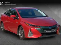 Used Toyota Prius 122 HP (89 kW) 2017 Red Hatchback