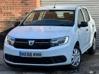 Used Dacia Sandero Ambiance 90 HP (66 kW) 2017 White Hatchback