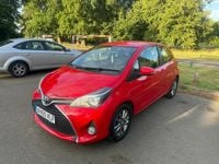 Used Toyota Yaris 69 HP (50 kW) 2015 Red Hatchback