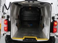 Used Peugeot e-Expert 100 kW (136 HP) 2022 Mauve/pink Van