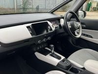 Used Honda Jazz Hybrid 109 HP (80 kW) 2021 Special solid  platinum white Hatchback