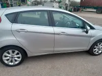 Gebraucht Ford Fiesta Zetec 82 PS (60 kW) 2010 Silber Kleinwagen