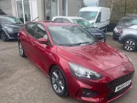 Usado Ford Focus ST-Line 120 HP (88 kW) 2020 Vermelho Citadino