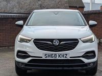 Used Vauxhall Grandland X S 130 HP (95 kW) 2018 White SUV