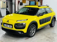 Used Citroën C4 Cactus Feel 82 HP (60 kW) 2014 Yellow Hatchback