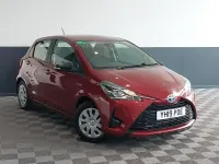 Used Toyota Yaris Hybrid Active 100 HP (73 kW) 2019 Red Hatchback