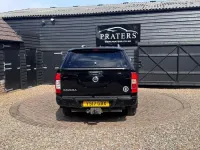 Used Nissan Navara Tekna 190 HP (139 kW) 2017 Black Pickup