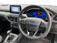 Usado Ford Focus Titanium X 155 CV (114 kW) 2021 Plateado Utilitario