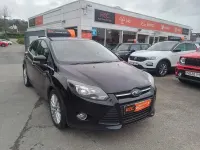 Begagnad Ford Focus Zetec 2013 Svart Halvkombi