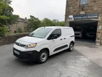 Used Citroën Berlingo 100 HP (73 kW) 2023 White MPV