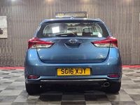 Used Toyota Auris Business Edition 112 HP (82 kW) 2016 Blue Hatchback