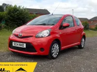 Used Toyota Aygo 68 HP (50 kW) 2014 Multicoloured Hatchback