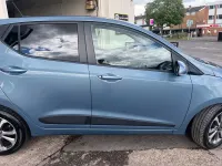 Used Hyundai i10 Premium SE 87 HP (63 kW) 2017 Blue Hatchback