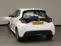 Used Toyota Yaris Hybrid 116 HP (85 kW) 2023 White Hatchback