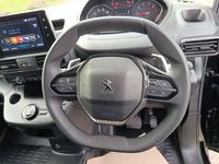 Second-hand Peugeot Partner Premium 130 CP (95 kW) 2023 Negru Monovolum