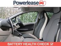 Used Renault Zoe Dynamique 64 kW (88 HP) 2014 White Hatchback
