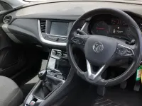 Usado Vauxhall Grandland X S 131 HP (96 kW) 2018 Cinzento SUV