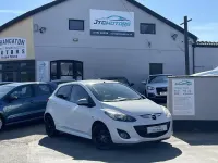 Used Mazda 2 Edition 82 HP (60 kW) 2014 White Hatchback