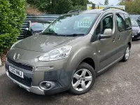 Used Peugeot TePee Outdoor 92 HP (67 kW) 2013 Estate