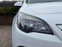Used Vauxhall Astra SRi 2012 White Hatchback