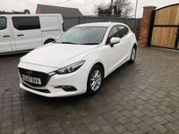 Used Mazda 3 120 HP (88 kW) 2017 White Hatchback