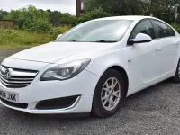 Used Vauxhall Insignia Design Edition 140 HP (102 kW) 2014 White Hatchback