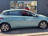 Used Hyundai i20 Advanced 90 HP (66 kW) 2024 Mangrove green Hatchback