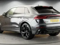 Usado Audi RS Q8 Advanced 600 CV (441 kW) 2023 Gris SUV