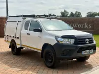 Used Toyota HiLux Active 150 HP (110 kW) 2018 White Pickup