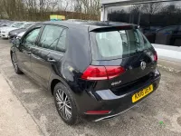Used VW Golf VII SE 110 HP (80 kW) 2018 Black Hatchback