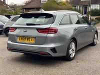 Used Kia Ceed Sportswagon 118 HP (86 kW) 2019 Silver Estate