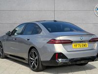 Usado BMW 530e M Sport 295 HP (216 kW) 2025 Cinzento