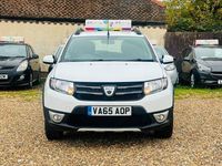 Used Dacia Sandero Lauréate 90 HP (66 kW) 2015 White Hatchback
