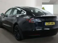 Usado Tesla Model 3 Standard Range 239 kW (325 HP) 2019 Preto Sedan