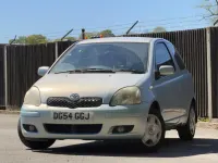 Usado Toyota Yaris 65 HP (47 kW) 2004 Prateado Citadino