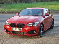 Begagnad BMW 118 Efficient Dynamics 2017 Röd Halvkombi
