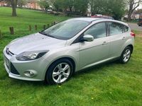 Usado Ford Focus Zetec 2014 Prateado Citadino