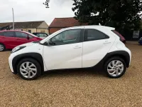 Used Toyota Aygo X PURE 70 HP (51 kW) 2023 White SUV