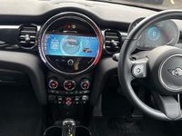 Usado Mini Cooper Classic 134 HP (98 kW) 2023 Preto Citadino