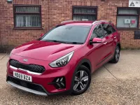 Gebraucht Kia Niro 139 PS (102 kW) 2020 Rot SUV