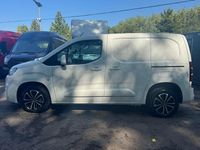 Used Citroën Berlingo Start 100 HP (73 kW) 2019 White MPV