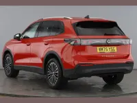 Używany VW Tiguan Match 147 KM (108 kW) 2026 Czerwony SUV